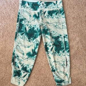 💜 3 for $10 adidas Women's Teal Patterned Capris